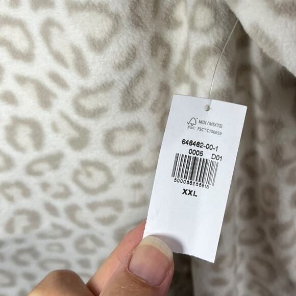 Old Navy animal print leopard white cream shorts romper cozy pajama XXL NWT - Picture 5 of 8